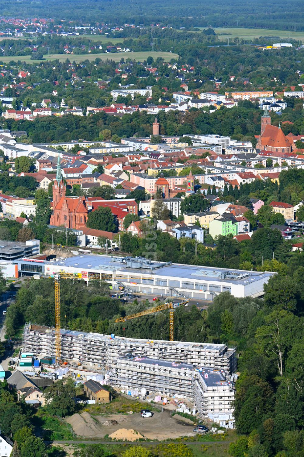 Bernau von oben - Baustelle zum Neubau eines Wohnhauses des Projekts Panke Aue am Schönfelder Weg in Bernau im Bundesland Brandenburg, Deutschland