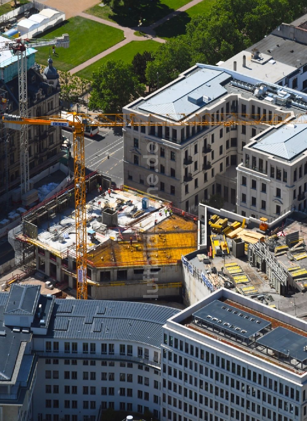 Luftaufnahme Wiesbaden - Baustelle zum Neubau eines Wohnhauses Quartier Kureck in Wiesbaden im Bundesland Hessen, Deutschland