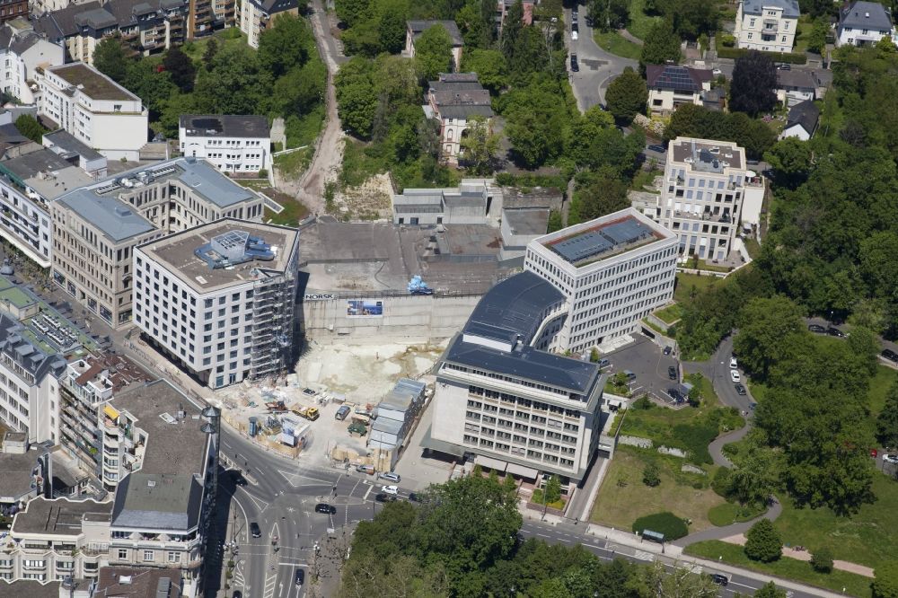 Wiesbaden von oben - Baustelle zum Neubau eines Wohnhauses Quartier Kureck in Wiesbaden im Bundesland Hessen, Deutschland