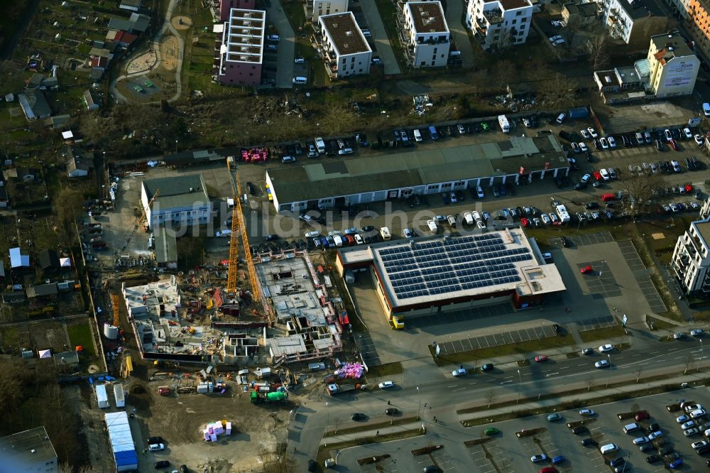 Luftaufnahme Berlin - Baustelle zum Neubau eines Wohnhauses an der Rummelsburger Straße im Ortsteil Rummelsburg in Berlin, Deutschland