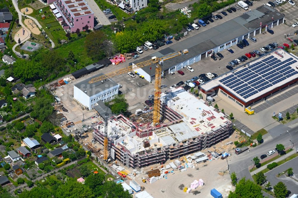 Luftbild Berlin - Baustelle zum Neubau eines Wohnhauses an der Rummelsburger Straße im Ortsteil Rummelsburg in Berlin, Deutschland