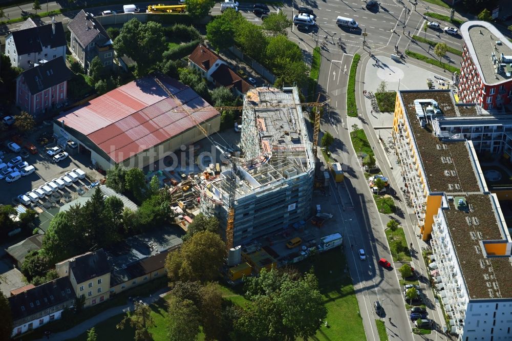 Luftaufnahme Augsburg - Baustelle zum Neubau eines Wohnhauses Am Schäfflerbach in Augsburg im Bundesland Bayern, Deutschland