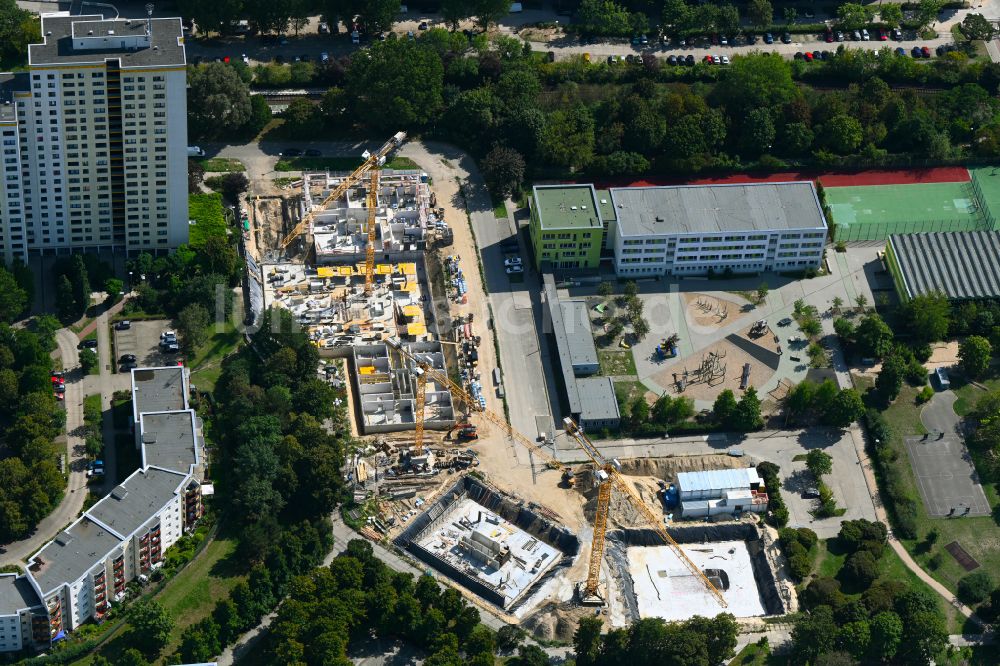 Luftbild Berlin - Baustelle zum Neubau eines Wohnhauses Südliche Ringkolonnaden im Ortsteil Marzahn in Berlin, Deutschland
