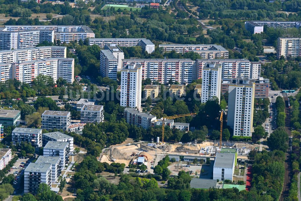 Luftaufnahme Berlin - Baustelle zum Neubau eines Wohnhauses Südliche Ringkolonnaden im Ortsteil Marzahn in Berlin, Deutschland