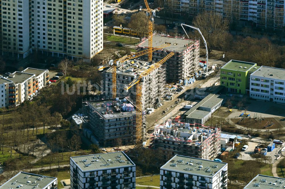 Berlin von oben - Baustelle zum Neubau eines Wohnhauses Südliche Ringkolonnaden im Ortsteil Marzahn in Berlin, Deutschland