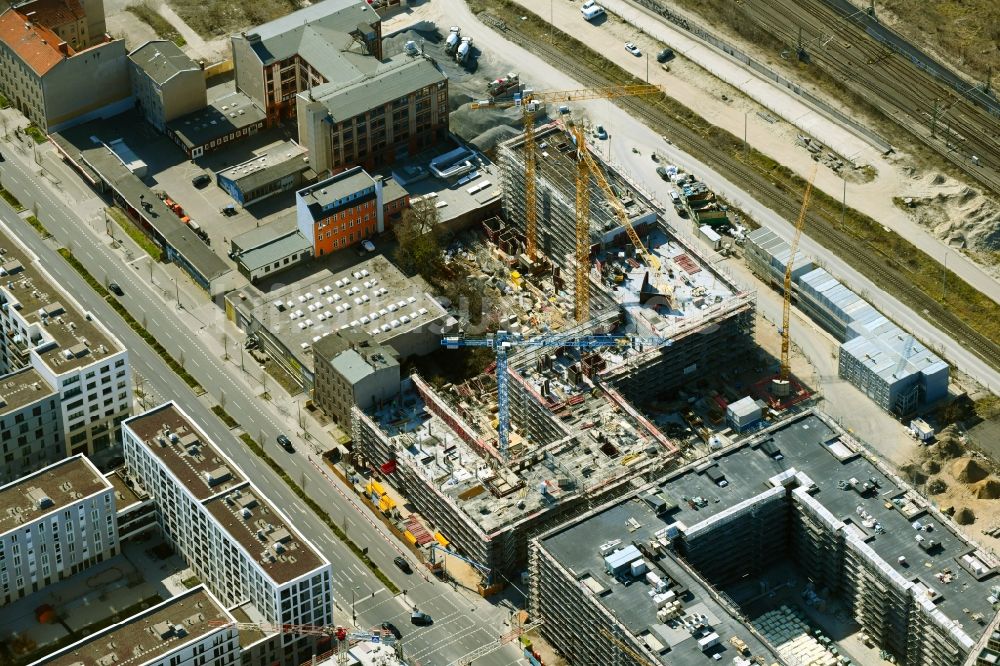 Luftbild Berlin - Baustelle zum Neubau eines Wohnhauses QH-Spring im Ortsteil Moabit in Berlin, Deutschland