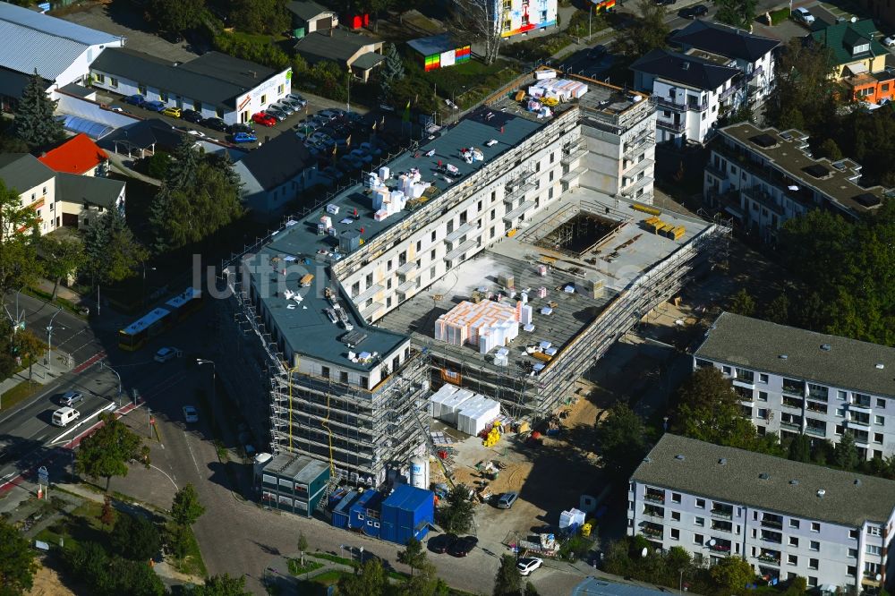 Luftaufnahme Teltow - Baustelle zum Neubau eines Wohnhauses in Teltow im Bundesland Brandenburg, Deutschland
