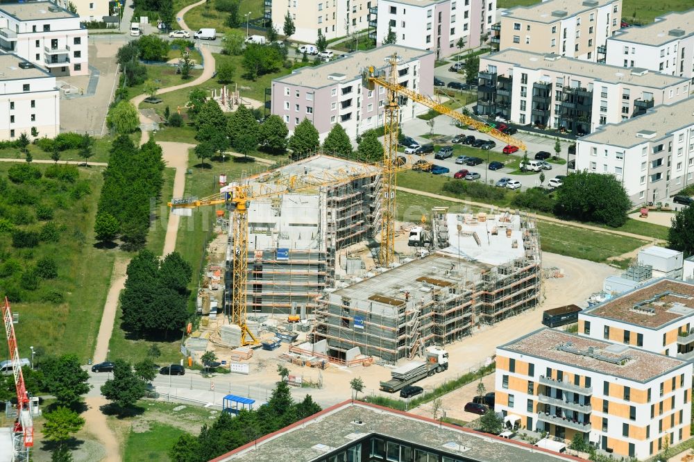 Luftaufnahme Schönefeld - Baustelle zum Neubau eines Wohnhauses Theodor-Fontane-Höfe in Schönefeld im Bundesland Brandenburg, Deutschland