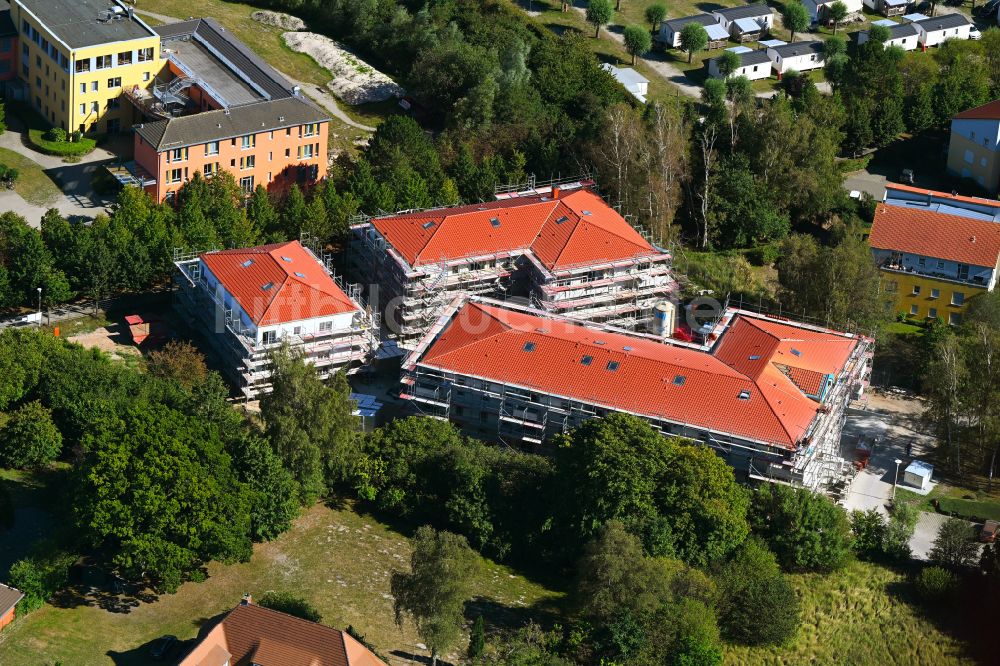 Luftaufnahme Zingst - Baustelle zum Neubau eines Wohnhauses Wohnpark Hanshäger Straße in Zingst im Bundesland Mecklenburg-Vorpommern, Deutschland