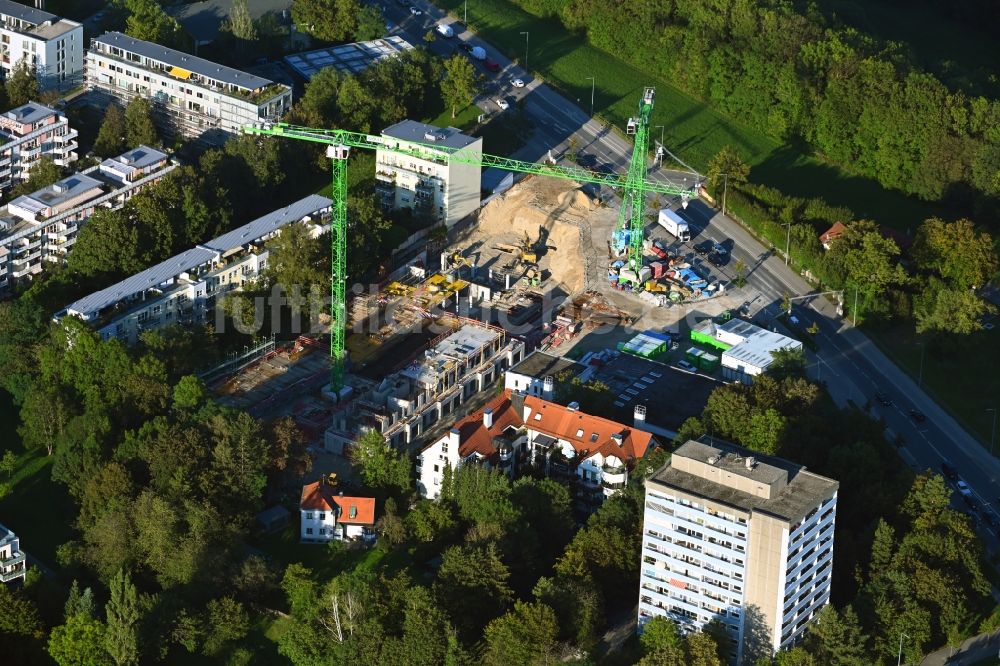 Luftaufnahme München - Baustelle zum Neubau eines Wohnhauses an der Wolfratshauser Straße im Ortsteil Obersendling in München im Bundesland Bayern, Deutschland