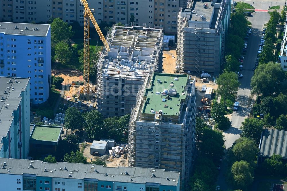 Berlin von oben - Baustelle zum Neubau eines Wohnhauses Zossener Straße Ecke Mittenwalder Straße in Berlin, Deutschland