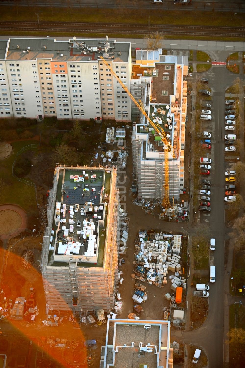 Luftbild Berlin - Baustelle zum Neubau eines Wohnhauses Zossener Straße Ecke Mittenwalder Straße in Berlin, Deutschland