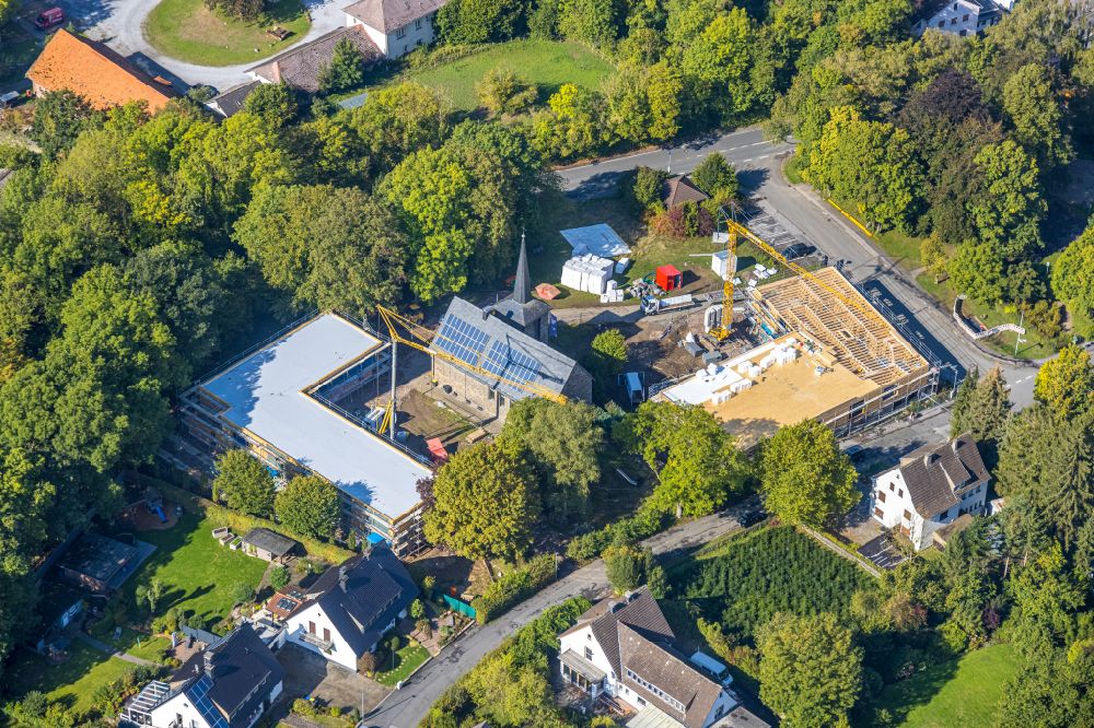 Luftaufnahme Lendringsen - Baustelle zum Neubau eines Wohnheim Wohnpflegeheim - Gebäude in Lendringsen im Bundesland Nordrhein-Westfalen, Deutschland