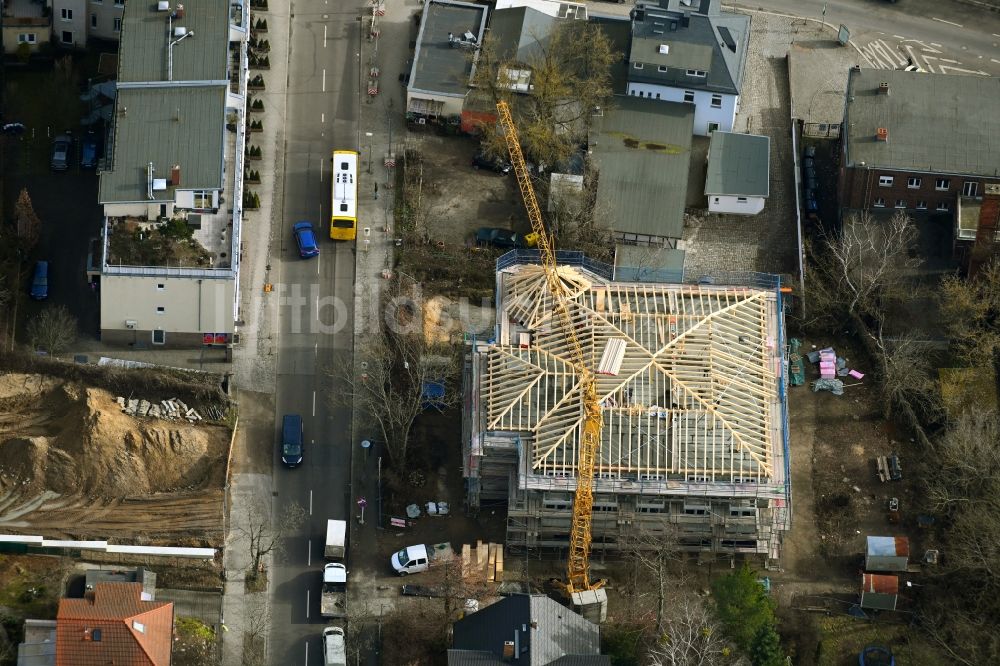 Luftaufnahme Berlin - Baustelle zum Neubau eines Wohnheim Wohnpflegeheim - Gebäude an der Wodanstraße in Berlin, Deutschland