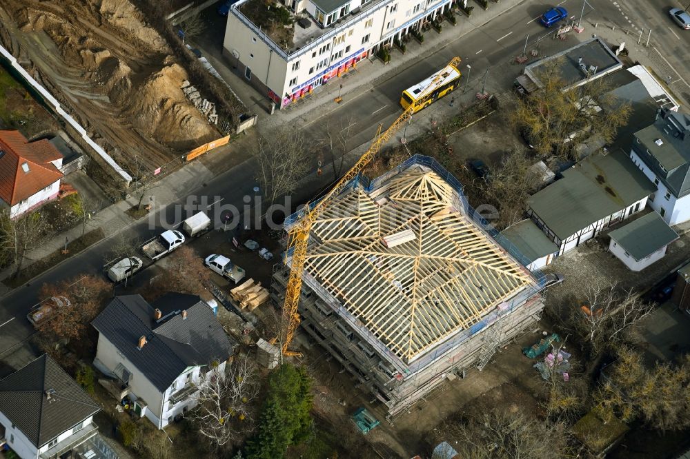 Berlin aus der Vogelperspektive: Baustelle zum Neubau eines Wohnheim Wohnpflegeheim - Gebäude an der Wodanstraße in Berlin, Deutschland