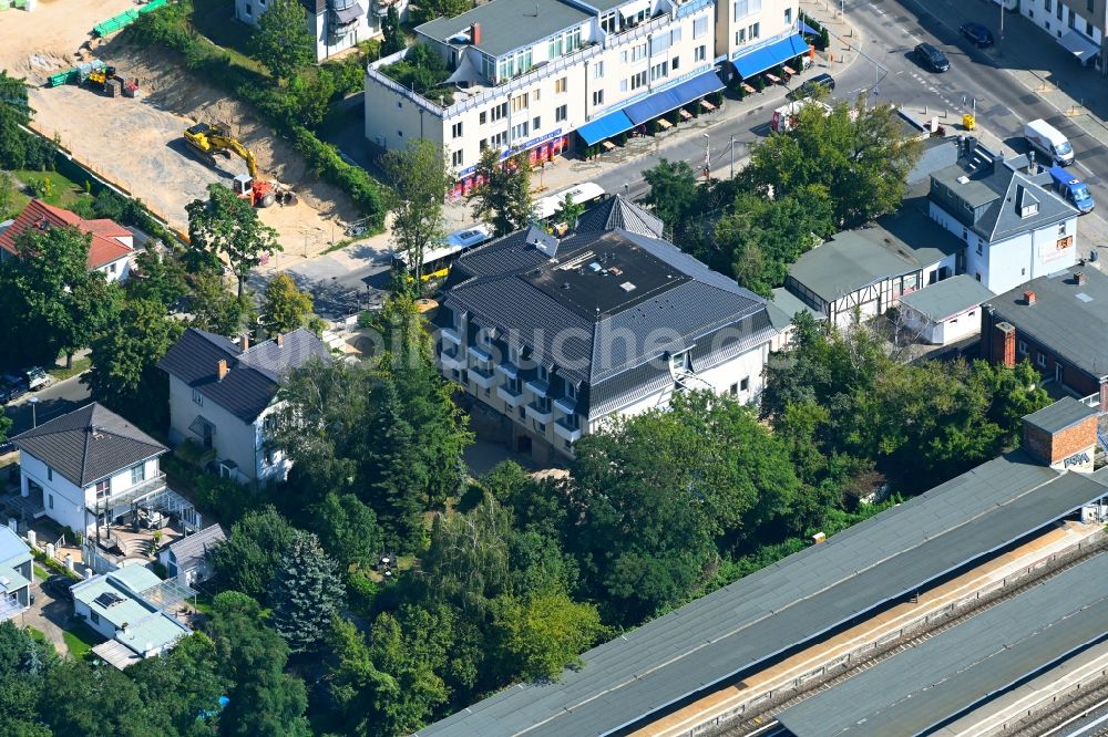Luftaufnahme Berlin - Baustelle zum Neubau eines Wohnheim Wohnpflegeheim - Gebäude an der Wodanstraße in Berlin, Deutschland