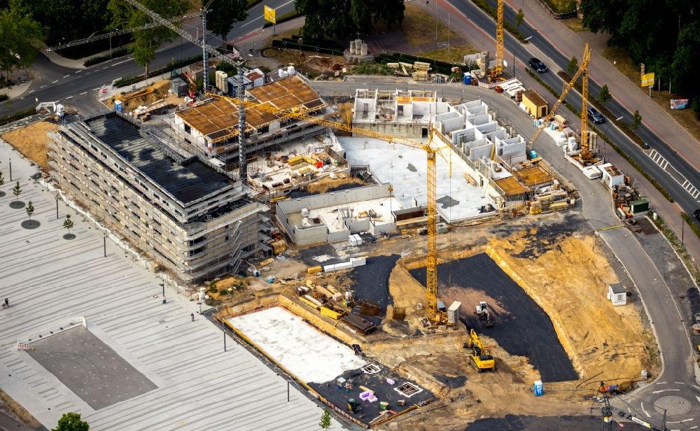 Selm von oben - Baustelle zum Neubau einer Zweifachturnhalle in Selm im Bundesland Nordrhein-Westfalen, Deutschland
