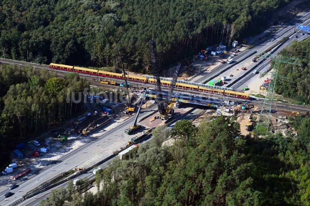 Luftbild Birkenwerder - Baustelle zum Sanierung und Instandsetzung des Autobahn- Brückenbauwerk an der BAB A10 in Birkenwerder im Bundesland Brandenburg, Deutschland