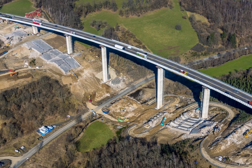 Luftbild Rinsdorf - Baustelle zum Sanierung und Instandsetzung des Autobahn- Brückenbauwerk BAB A45 Talbrücke Rinsdorf in Rinsdorf im Bundesland Nordrhein-Westfalen, Deutschland
