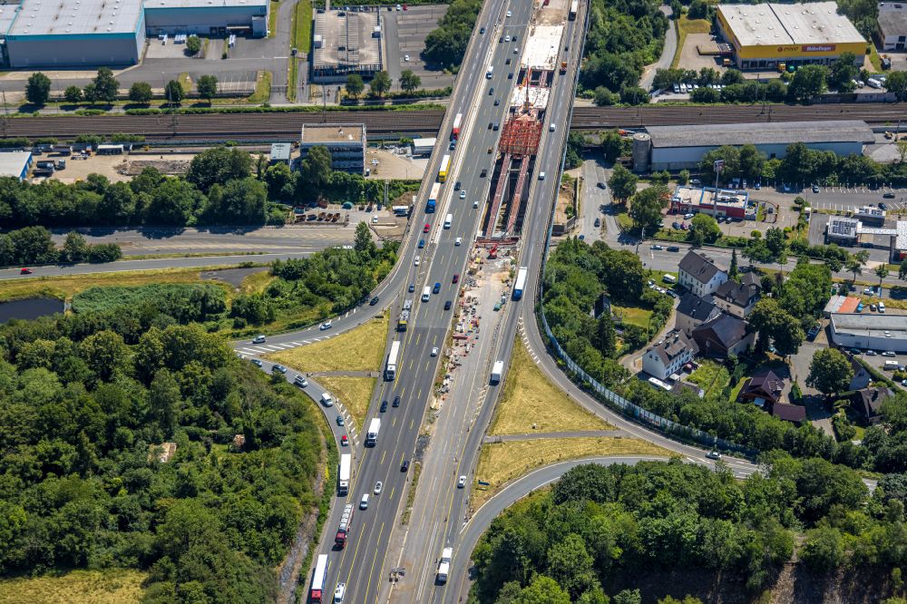 Luftaufnahme Schwelm - Baustelle zum Sanierung und Instandsetzung des Autobahn- Brückenbauwerk Schwelmtalbrücke in Schwelm im Bundesland Nordrhein-Westfalen, Deutschland