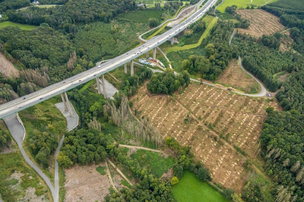 Luftaufnahme Hagen - Baustelle zum Sanierung und Instandsetzung des Autobahn- Brückenbauwerk Talbrücke Brunsbecke der BAB A45 in Hagen im Bundesland Nordrhein-Westfalen, Deutschland