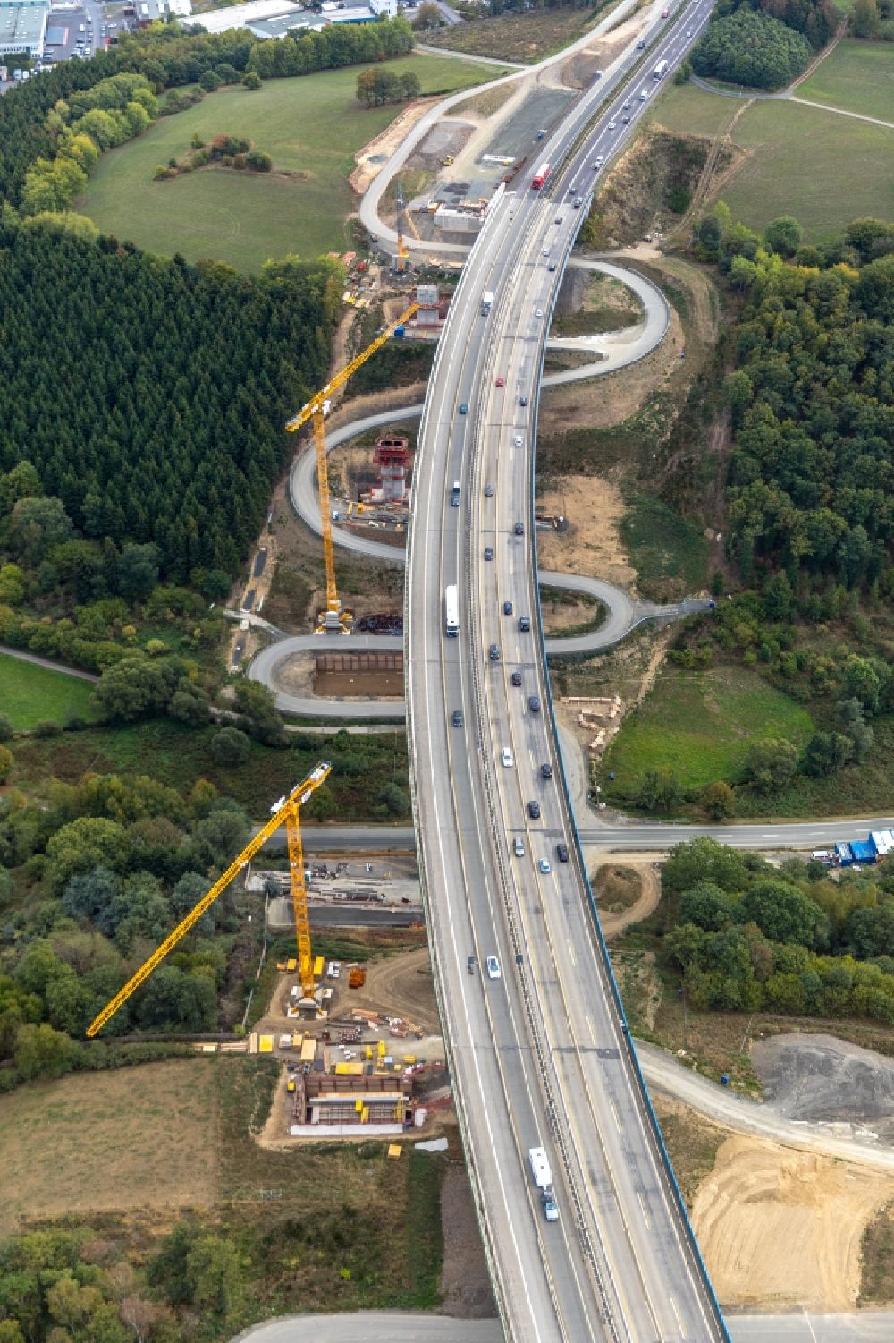 Luftaufnahme Rinsdorf - Baustelle zum Sanierung und Instandsetzung des Autobahn- Brückenbauwerk A 45 Talbrücke Rinsdorf in Rinsdorf im Bundesland Nordrhein-Westfalen, Deutschland