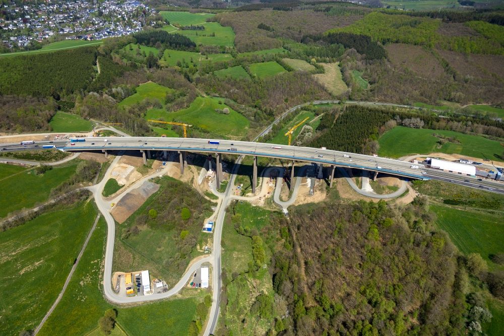 Rinsdorf von oben - Baustelle zum Sanierung und Instandsetzung des Autobahn- Brückenbauwerk A 45 Talbrücke Rinsdorf in Rinsdorf im Bundesland Nordrhein-Westfalen, Deutschland
