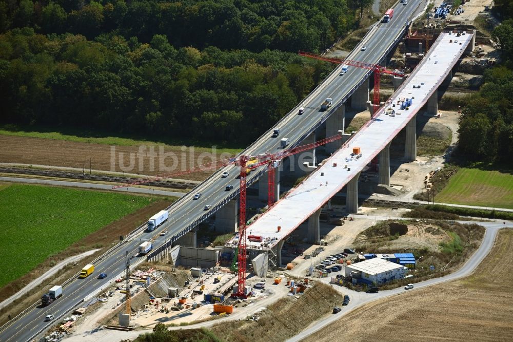 Rottendorf von oben - Baustelle zum Sanierung und Instandsetzung des Autobahn- Brückenbauwerk der Talbrücke Rothof entlang der BAB A7 in Rottendorf im Bundesland Bayern, Deutschland