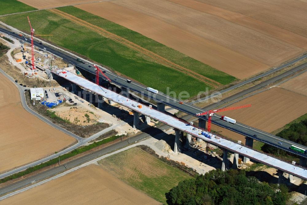 Luftbild Rottendorf - Baustelle zum Sanierung und Instandsetzung des Autobahn- Brückenbauwerk der Talbrücke Rothof entlang der BAB A7 in Rottendorf im Bundesland Bayern, Deutschland