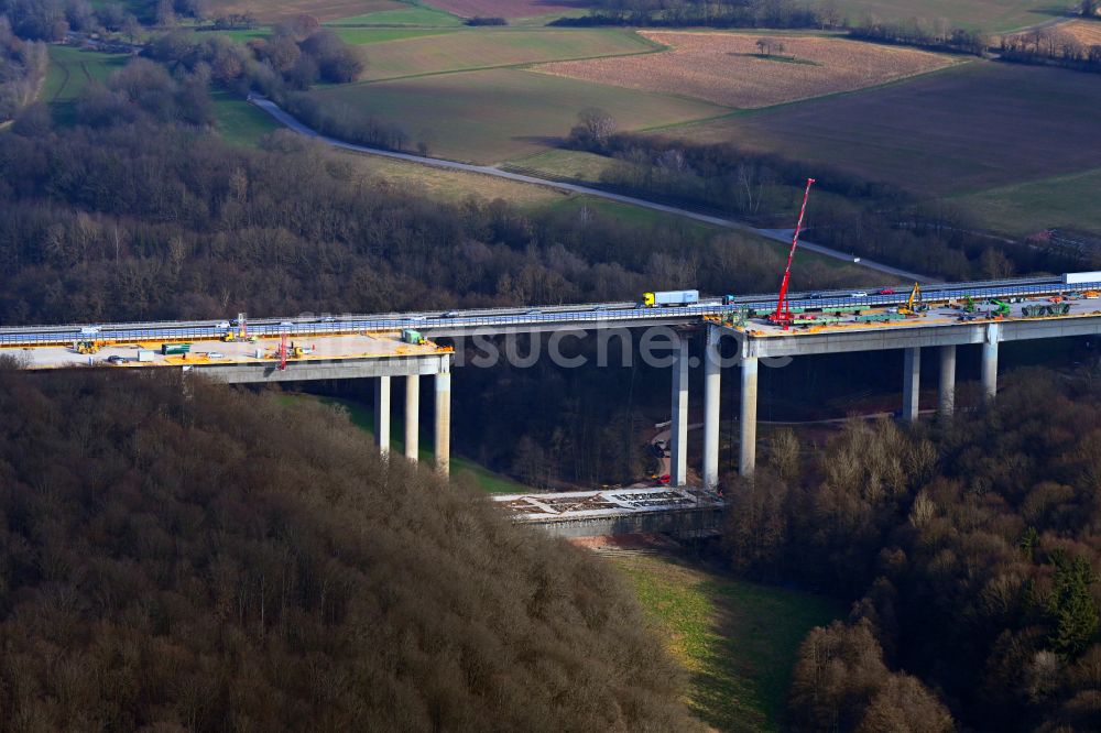 Oberthulba von oben - Baustelle zum Sanierung und Instandsetzung des Autobahn- Brückenbauwerk Thulbabrücke in Oberthulba im Bundesland Bayern, Deutschland