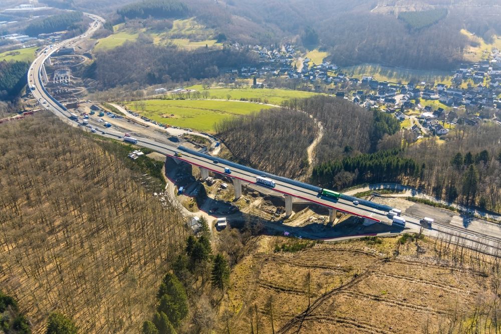 Luftaufnahme Rinsdorf - Baustelle zum Sanierung und Instandsetzung des Autobahn- Brückenbauwerk A 45 Talbrücke Rinsdorf in Rinsdorf im Bundesland Nordrhein-Westfalen, Deutschland