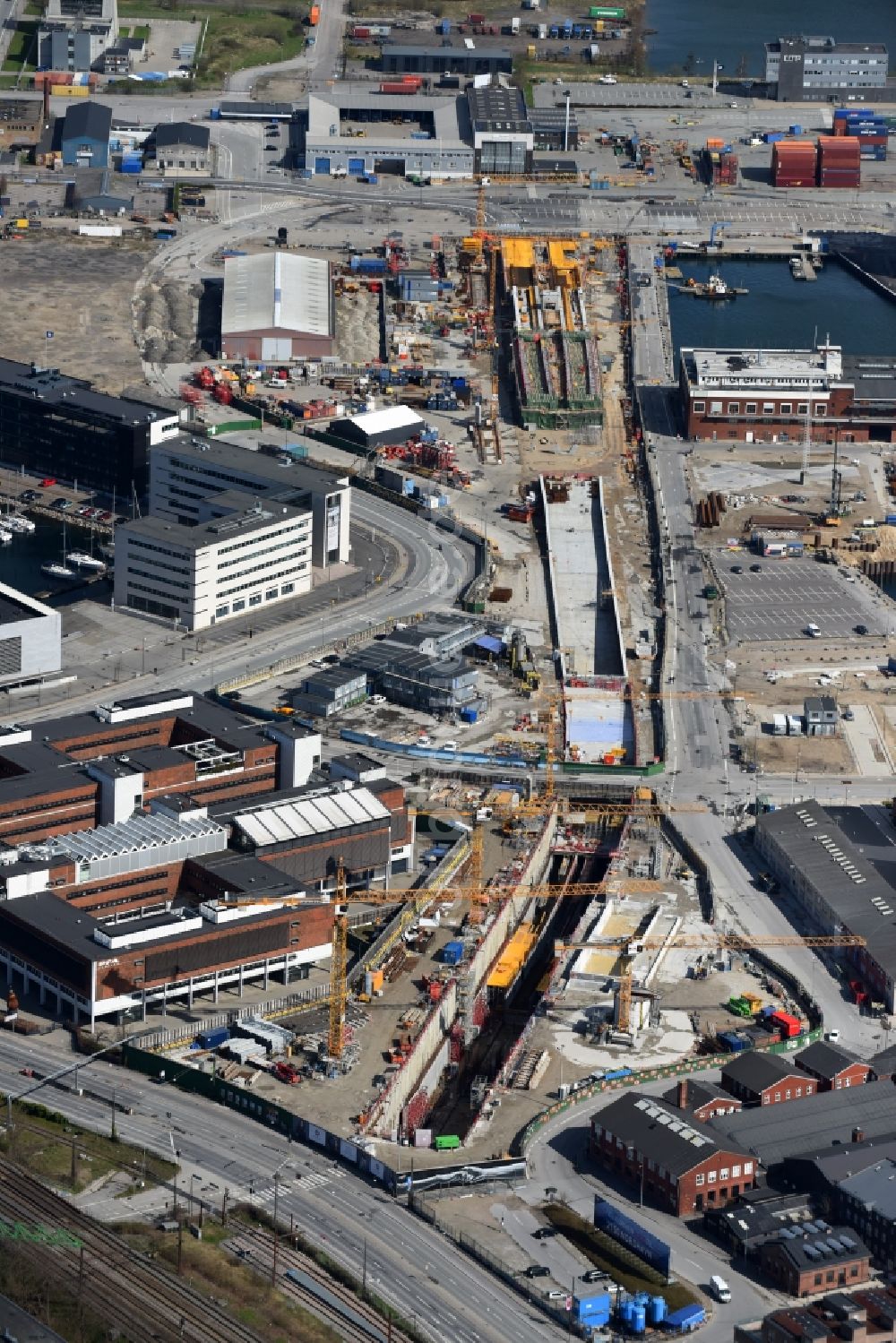 Kopenhagen von oben - Baustelle zum Schienen- Tunnel- Neubau der ARGE MetNord JV in Kopenhagen in Dänemark