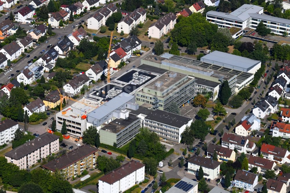 Ettlingen aus der Vogelperspektive: Baustelle zum Umbau der Bertha-von-Suttner-Schule in Ettlingen im Bundesland Baden-Württemberg, Deutschland