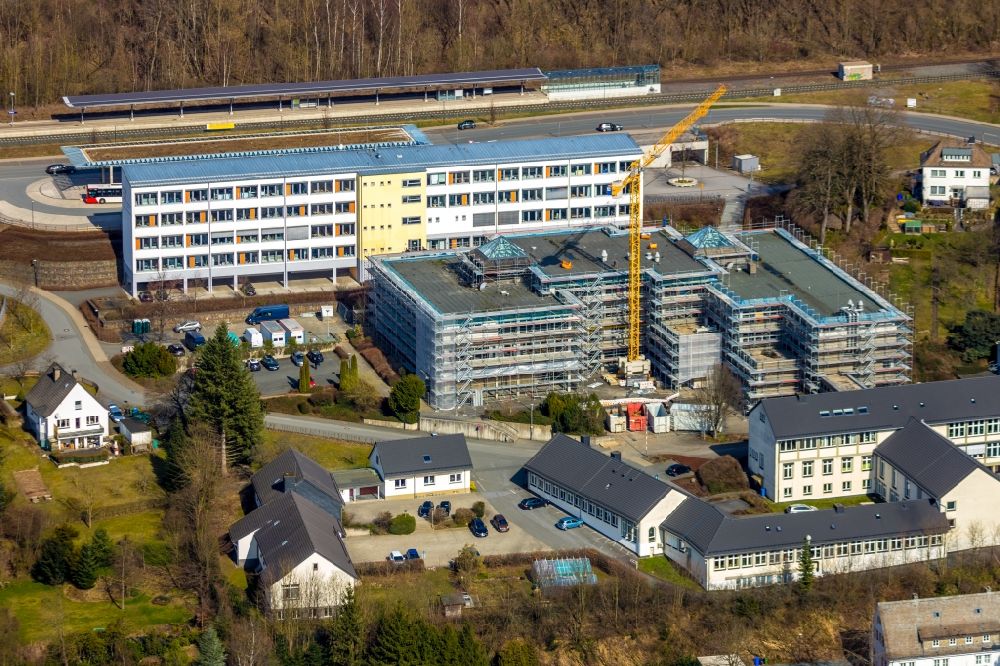 Olsberg von oben - Baustelle zum Umbau des Berufskolleg in Olsberg im Bundesland Nordrhein-Westfalen, Deutschland