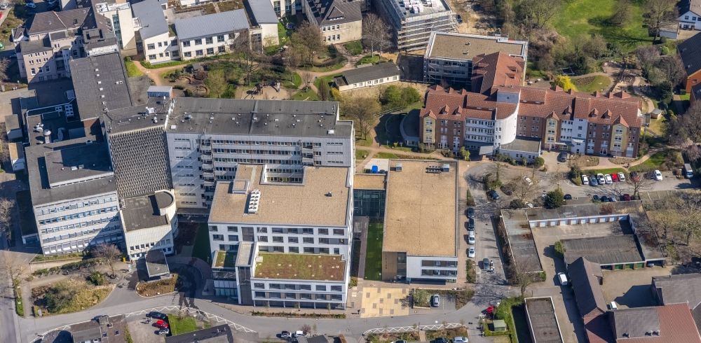 Luftbild Dinslaken - Baustelle zum Umbau am Evangelischen Krankenhaus Dinslaken an der Kreuzstraße in Dinslaken im Bundesland Nordrhein-Westfalen, Deutschland