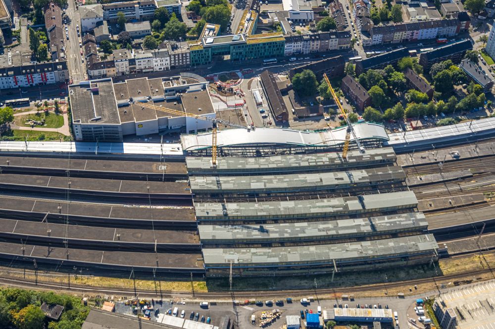 Luftaufnahme Duisburg - Baustelle zum Umbau des Hauptbahnhof der Deutschen Bahn in Duisburg im Bundesland Nordrhein-Westfalen, Deutschland