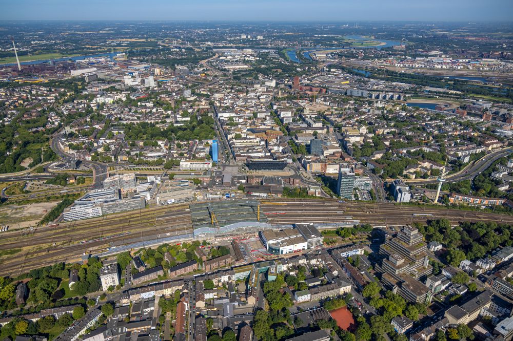 Duisburg von oben - Baustelle zum Umbau des Hauptbahnhof der Deutschen Bahn in Duisburg im Bundesland Nordrhein-Westfalen, Deutschland