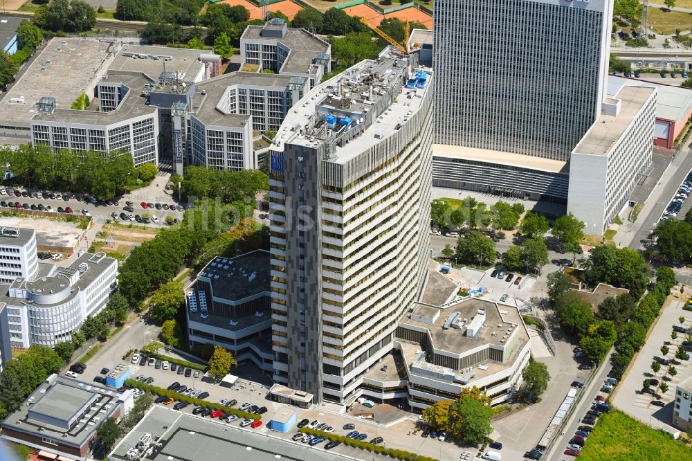 Luftaufnahme Eschborn - Baustelle zum Umbau am Hochhaus- Gebäudekomplexes der Deutsche Bank AG in Eschborn im Bundesland Hessen, Deutschland