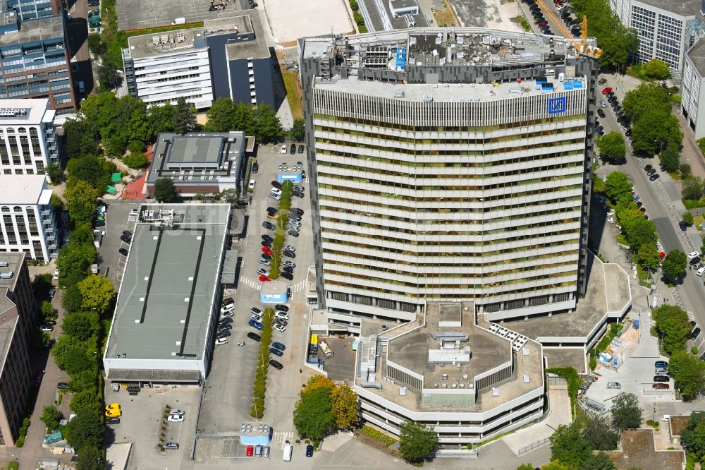 Eschborn von oben - Baustelle zum Umbau am Hochhaus- Gebäudekomplexes der Deutsche Bank AG in Eschborn im Bundesland Hessen, Deutschland