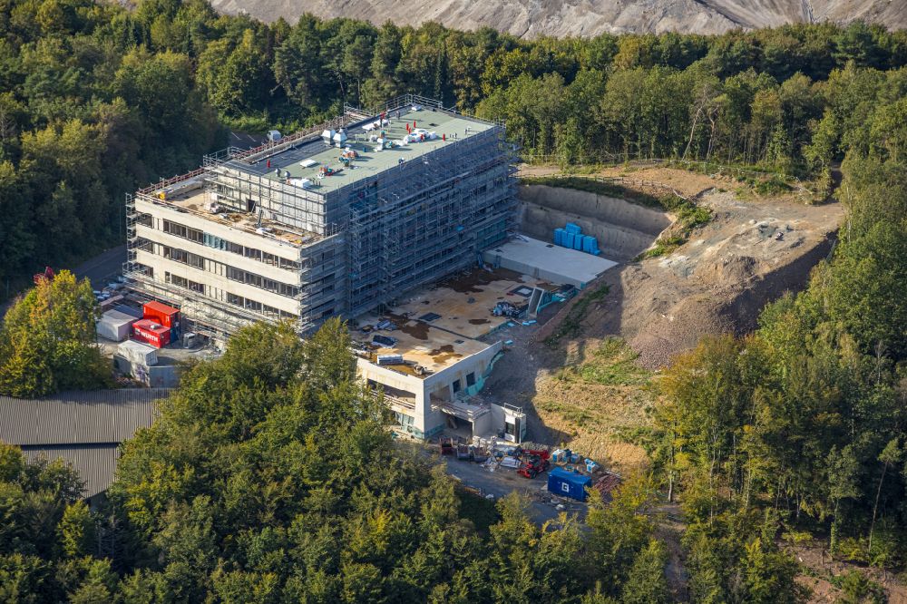 Luftaufnahme Siegen - Baustelle zum Umbau mit Sanierungsarbeiten an der Universität Siegen in Siegen im Bundesland Nordrhein-Westfalen, Deutschland