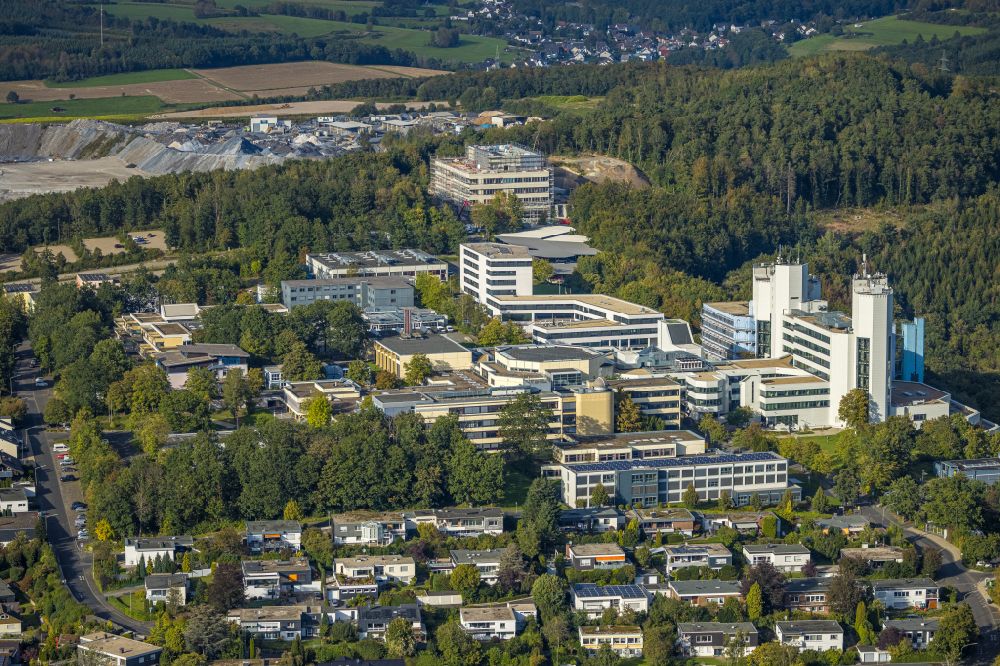 Luftaufnahme Siegen - Baustelle zum Umbau mit Sanierungsarbeiten an der Universität Siegen in Siegen im Bundesland Nordrhein-Westfalen, Deutschland