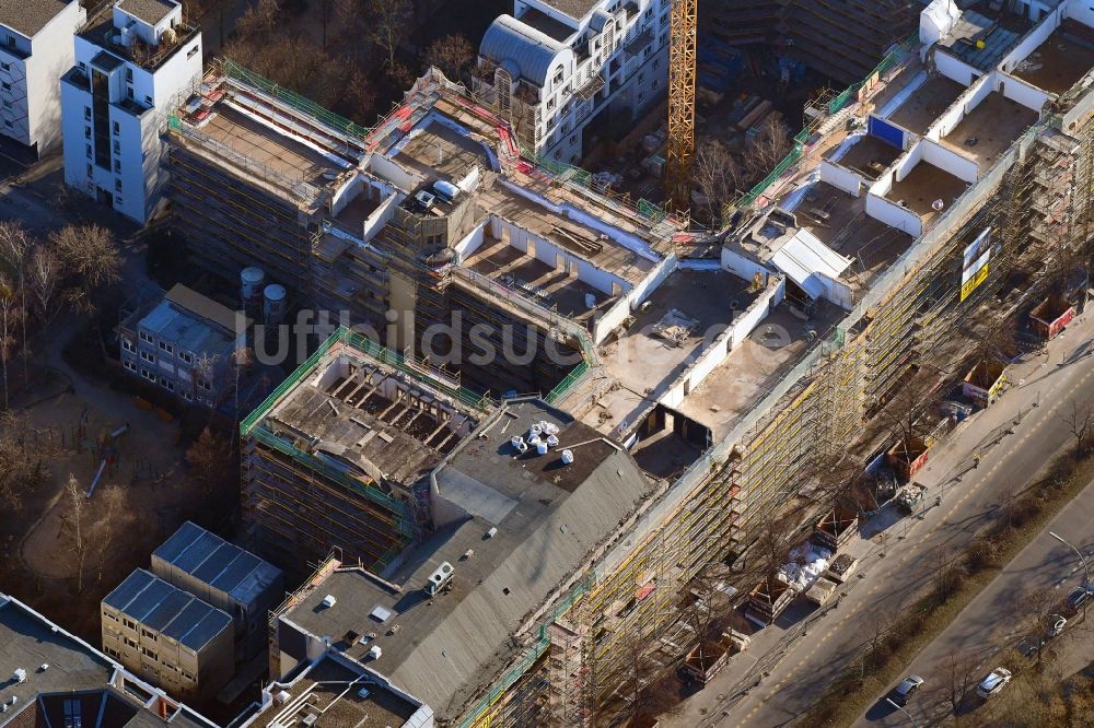 Luftbild Berlin - Baustelle zum Umbau der Victoriahöfe der Cresco Capital Group Limited im Ortsteil Kreuzberg in Berlin, Deutschland