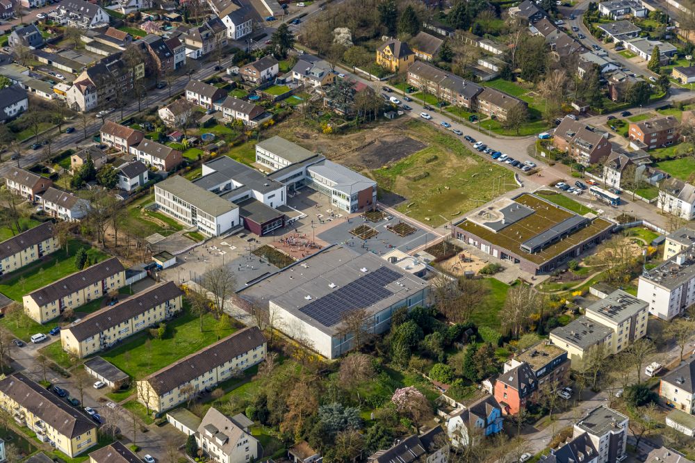 Dinslaken aus der Vogelperspektive: Baustelle zur Errichtung eines KITA- Kindergarten in Dinslaken im Bundesland Nordrhein-Westfalen, Deutschland