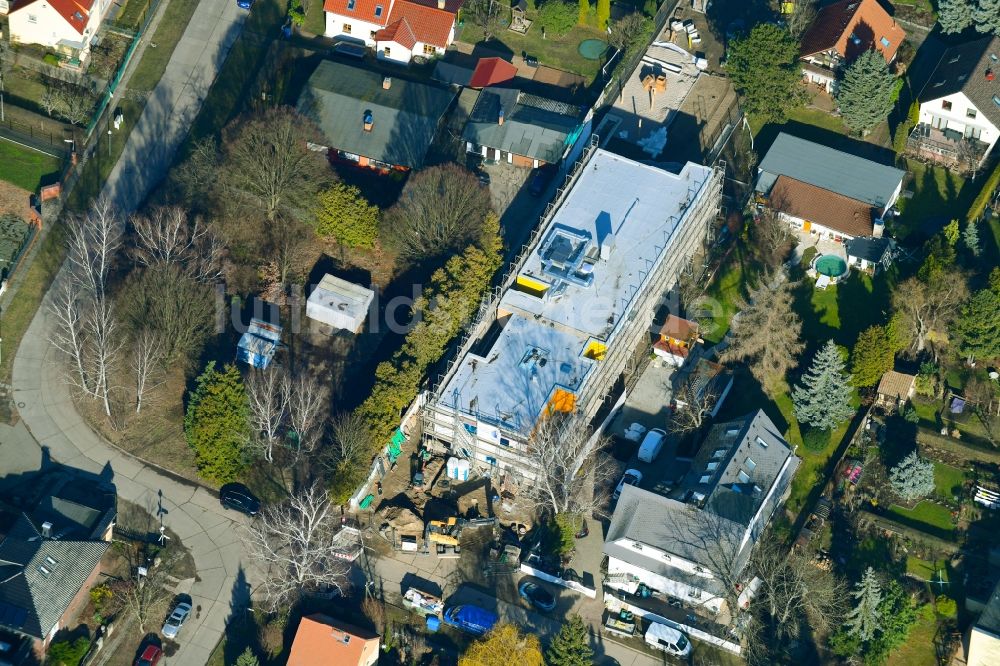 Luftbild Berlin - Baustelle zur Errichtung eines KITA- Kindergarten im Ortsteil Mahlsdorf in Berlin, Deutschland