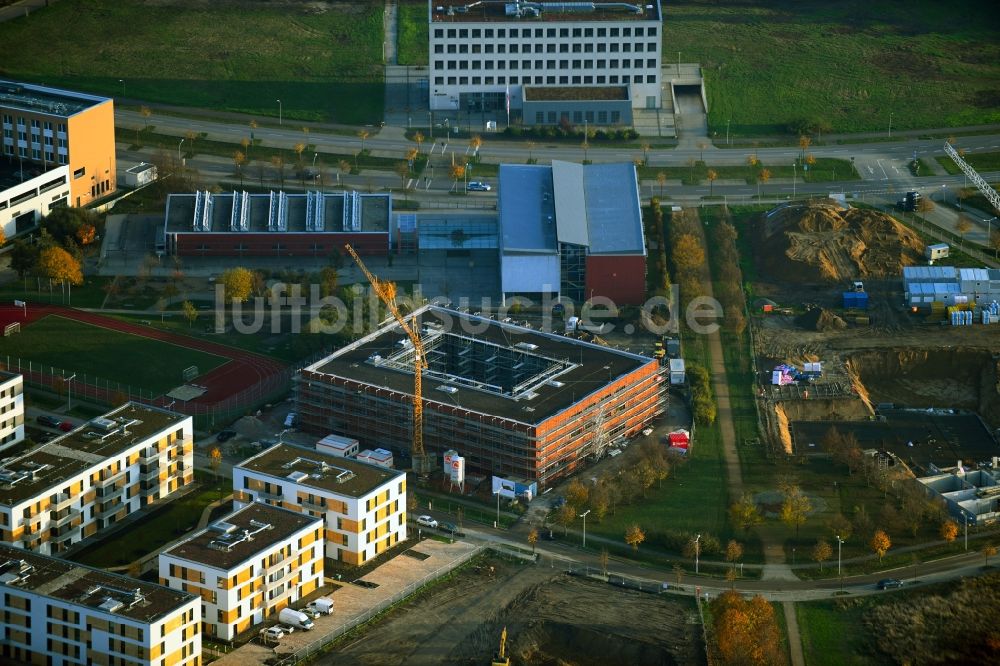 Schönefeld aus der Vogelperspektive: Baustelle zur Errichtung eines KITA- Kindergarten in Schönefeld im Bundesland Brandenburg, Deutschland