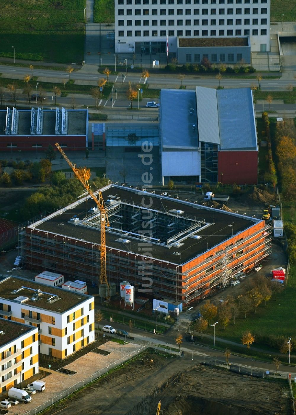 Luftaufnahme Schönefeld - Baustelle zur Errichtung eines KITA- Kindergarten in Schönefeld im Bundesland Brandenburg, Deutschland