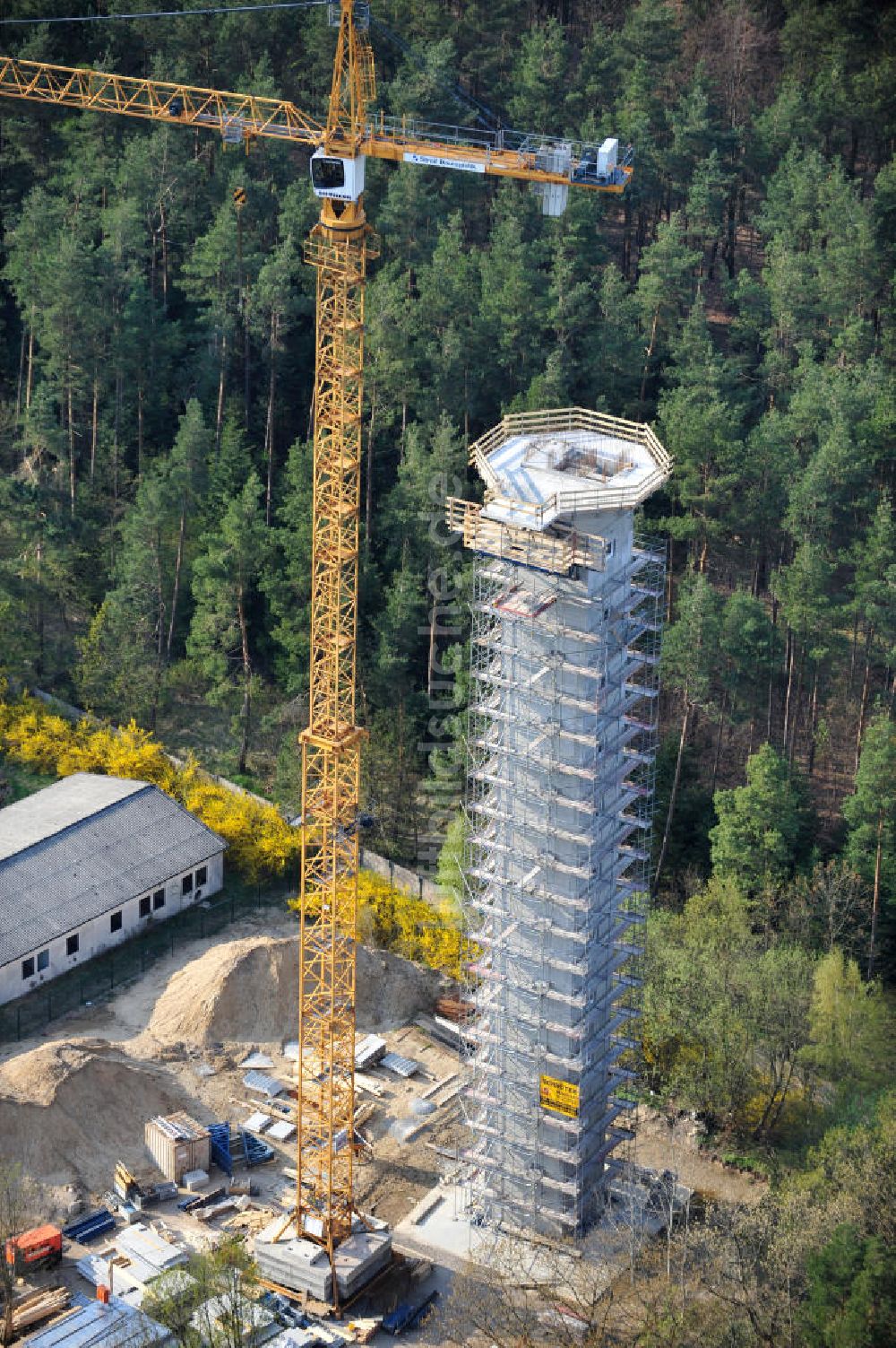 PRÖTZEL OT Heidekrug von oben - Baustelle zur Errichtung eines Wetterradarturmes des DWD auf dem Gelände der ehemaligen Kaserne Heidekrug
