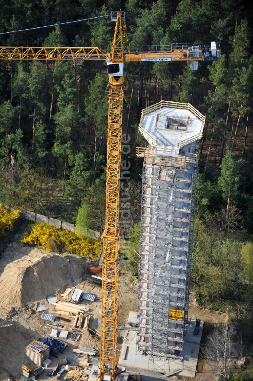 Luftbild PRÖTZEL OT Heidekrug - Baustelle zur Errichtung eines Wetterradarturmes des DWD auf dem Gelände der ehemaligen Kaserne Heidekrug
