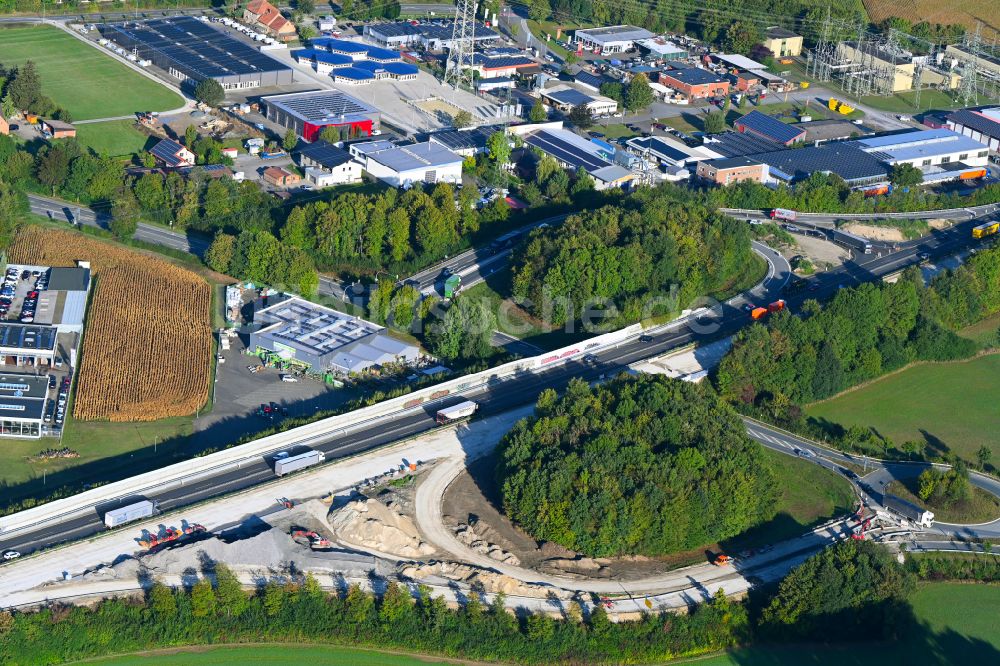 Paderborn aus der Vogelperspektive: Baustelle zur sanierung der Autobahn- Anschlussstelle der BAB A33 in Paderborn im Bundesland Nordrhein-Westfalen, Deutschland