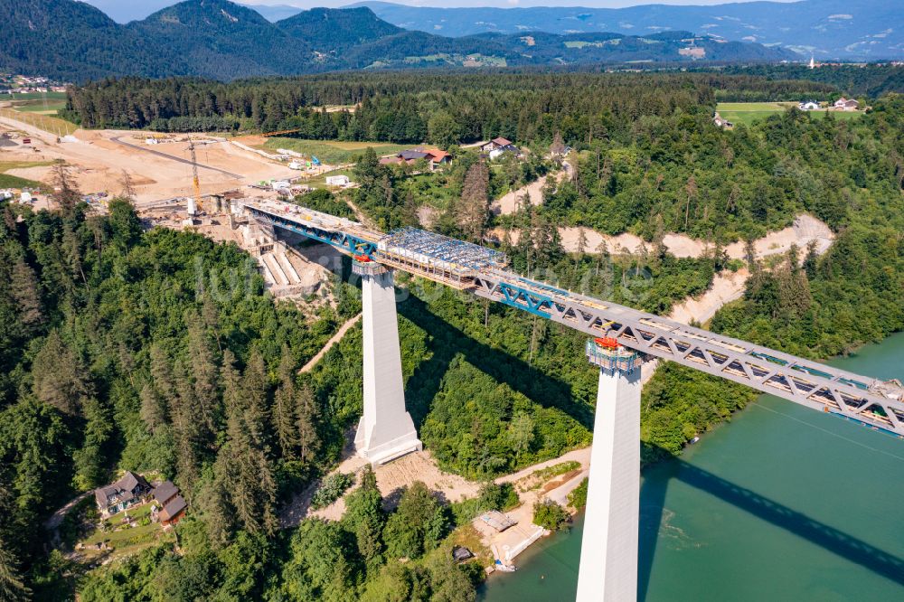 Luftaufnahme Bleiburg - Baustelle zur Sanierung des Bahn- Brückenbauwerk Jauntalbrücke in Bleiburg in Kärnten, Österreich